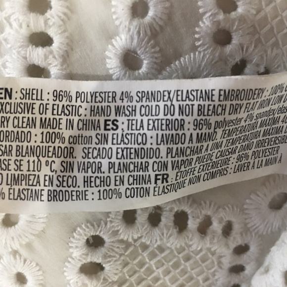 3/$ 15 White Eyelet Off Shoulder Top Forever 21 - Picture 3 of 5